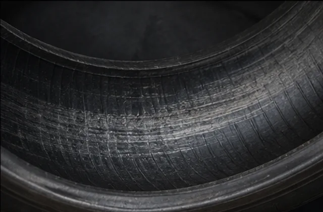 Illustrative abrasion on the inside of a tire after running with too little pressure